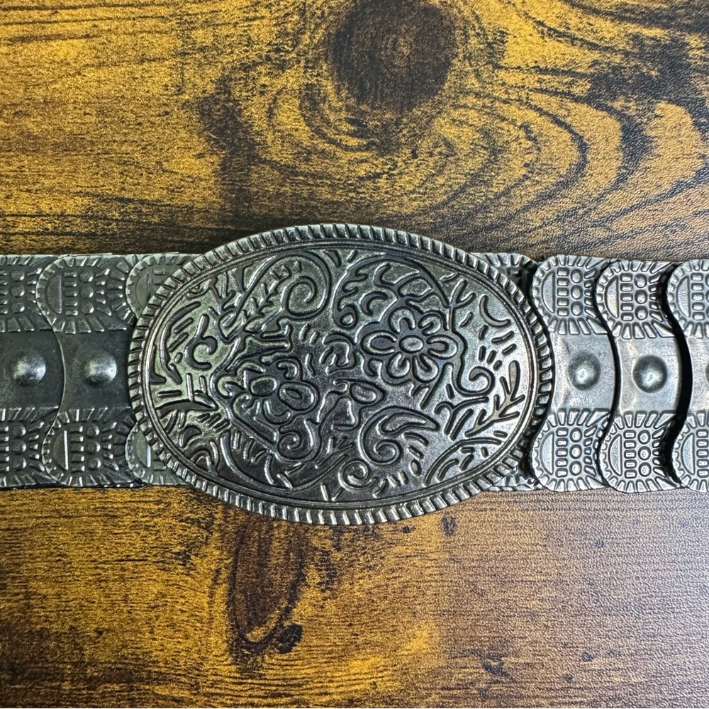Western Style Concho Stretch Belt Gunmetal Black Oval Buckle Embossed Floral M - Picture 16 of 16